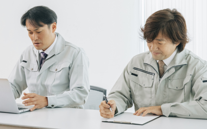 ISOの認証機関のなかでも日本国内トップクラスのシェアを誇るJQA（一般財団法人日本品質保証機構）のパートナー企業である旭化成アミダスは、20年以上、審査業務を受託してきました。実績豊富な審査員が、高度な知見をもとにISO審査を実施しています。