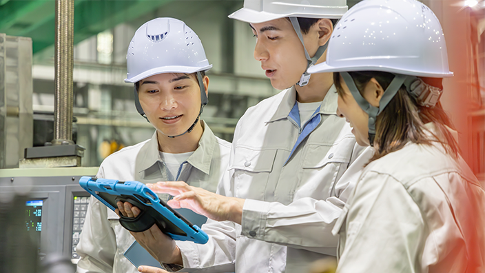 
                  製造オペレーターとは？仕事内容・平均年収・向いている人を徹底解説
                  