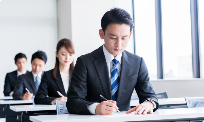 選考（面接試験・筆記試験・適性検査など）